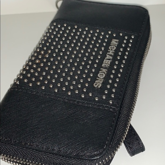 Michael Kors Wrislet - Picture 5 of 5